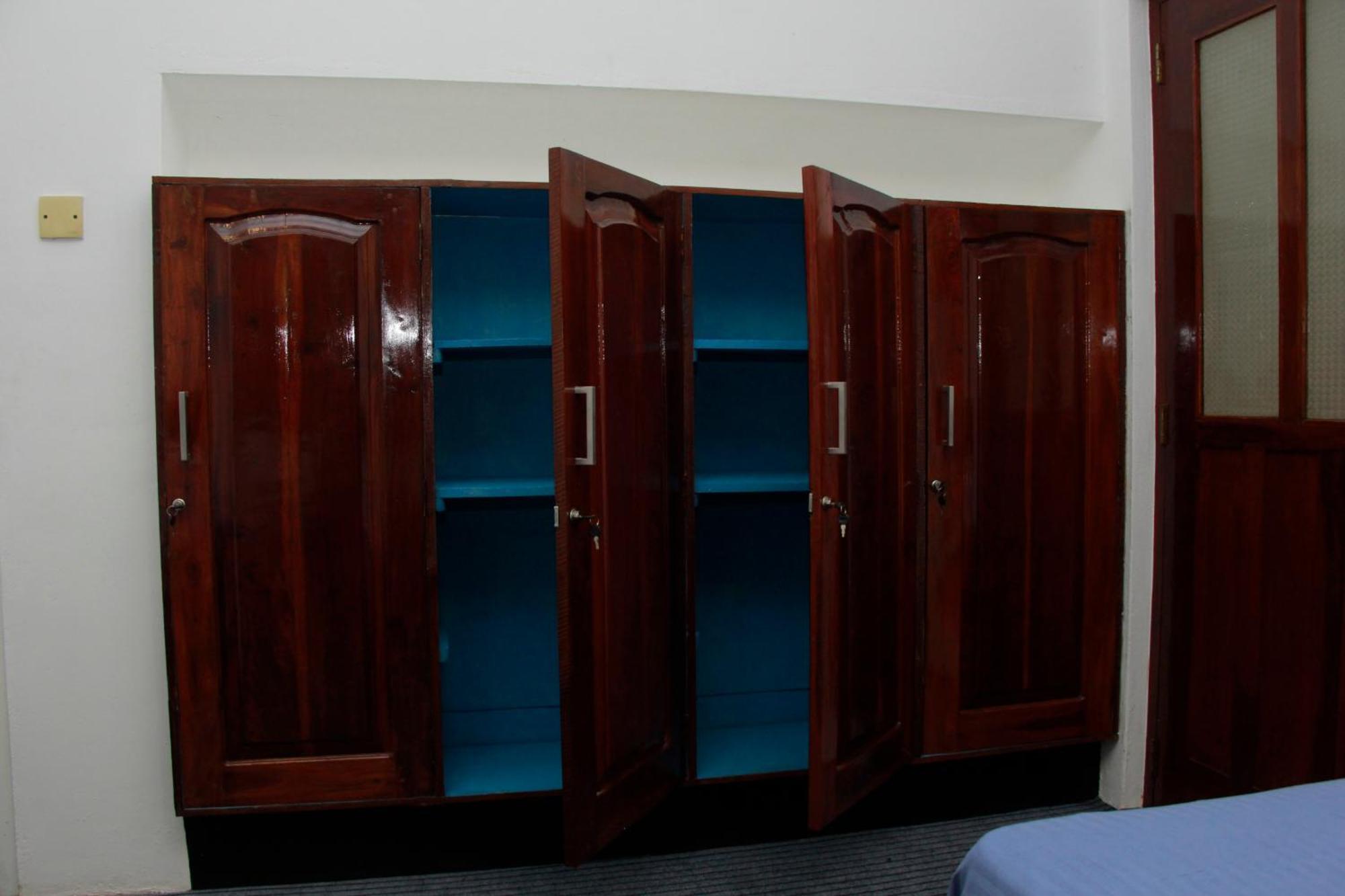 Traveler'S Haven Hostel At Colombo Intl Airport カトゥナカヤ エクステリア 写真