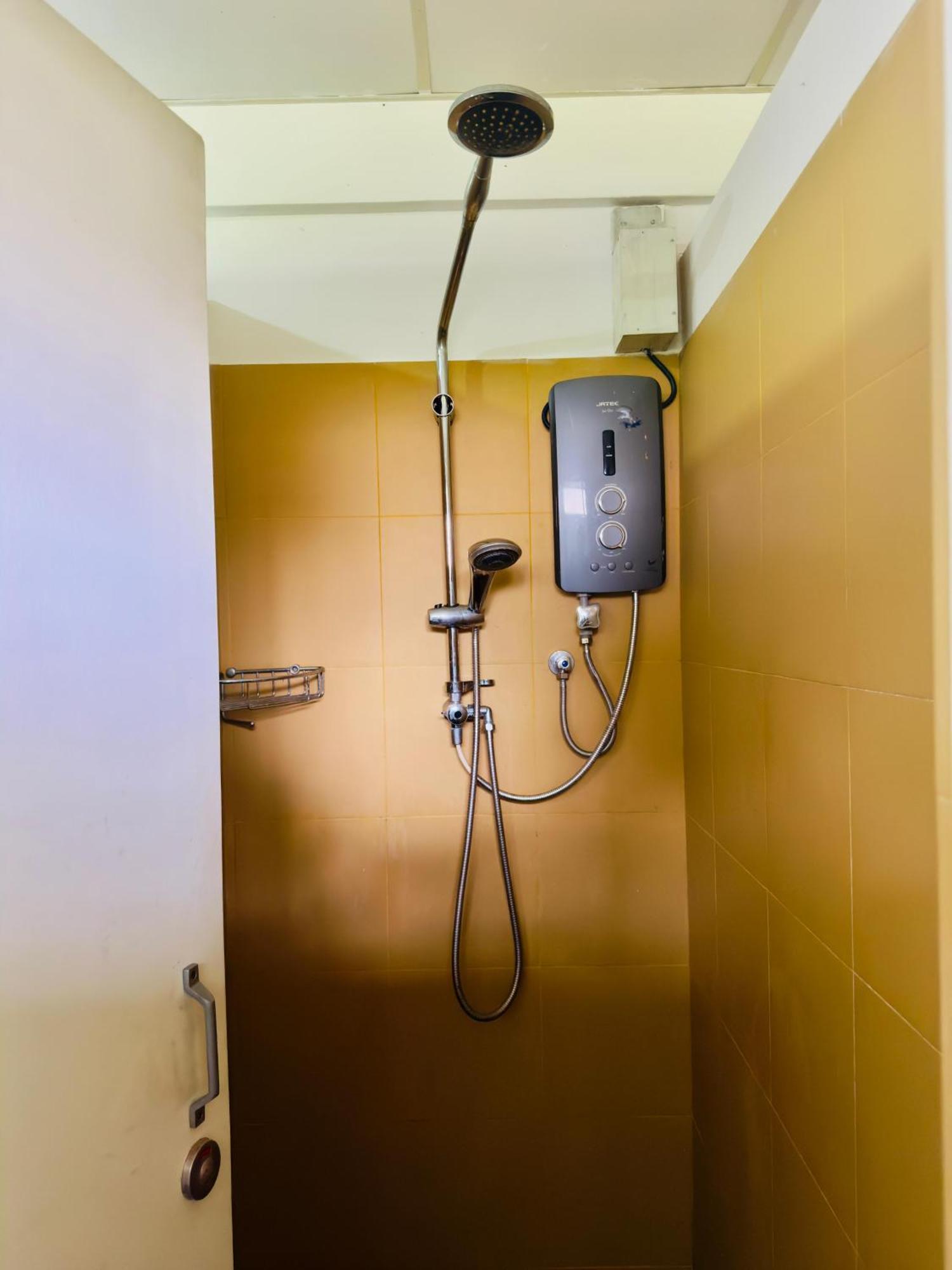 Traveler'S Haven Hostel At Colombo Intl Airport カトゥナカヤ エクステリア 写真
