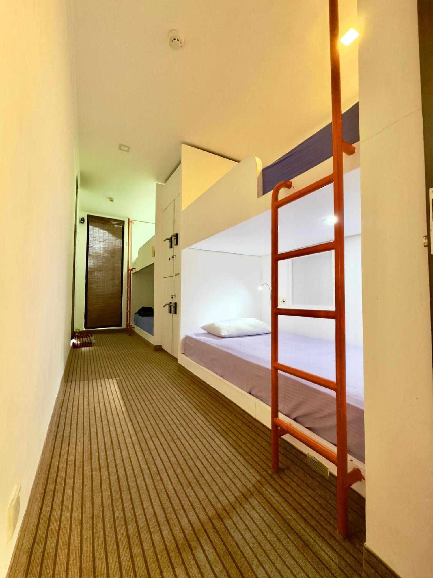 Traveler'S Haven Hostel At Colombo Intl Airport カトゥナカヤ エクステリア 写真